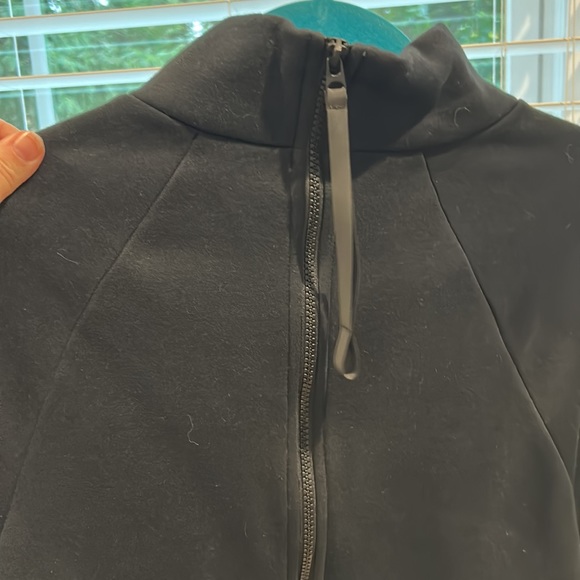 Women’s Fabletics Mock Neck Sweatshirt - Picture 4 of 4